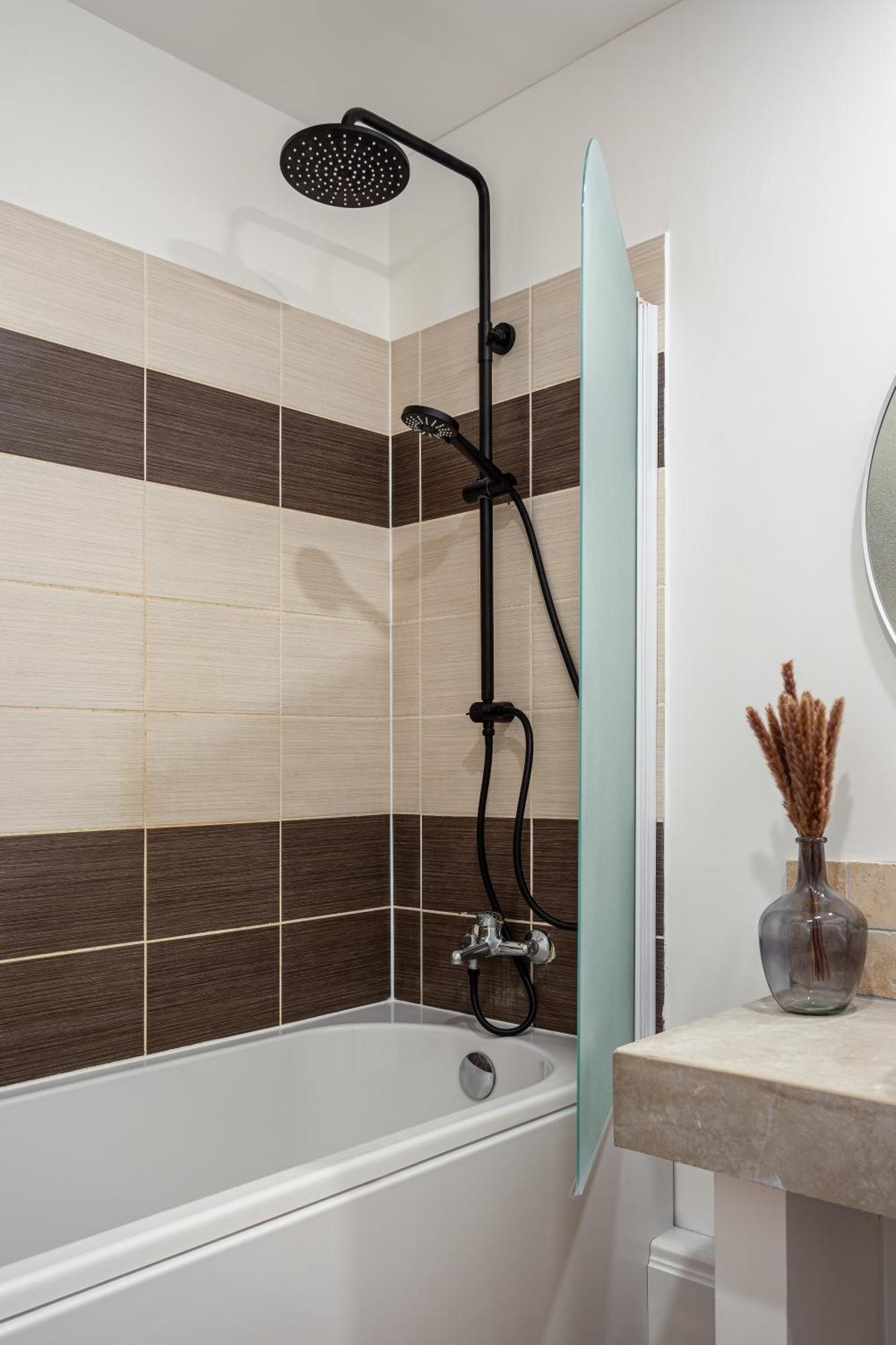 Maya Appartements & Suites Cosne-Cours-Sur-Loire Экстерьер фото